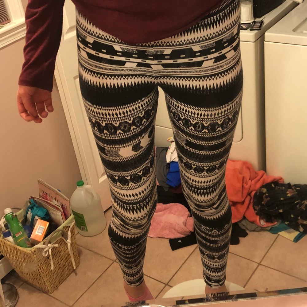 Tribal b&w leggings